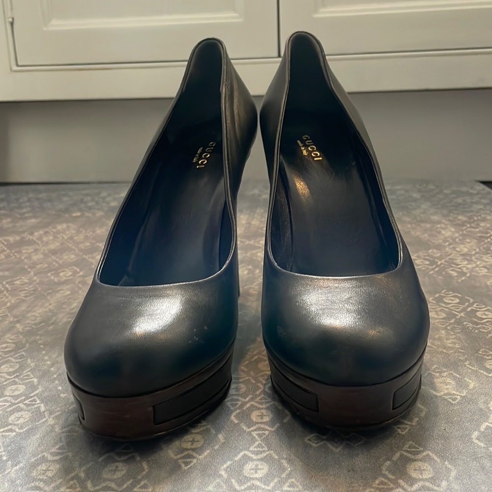 Gucci platform. Condition Good. Size 40